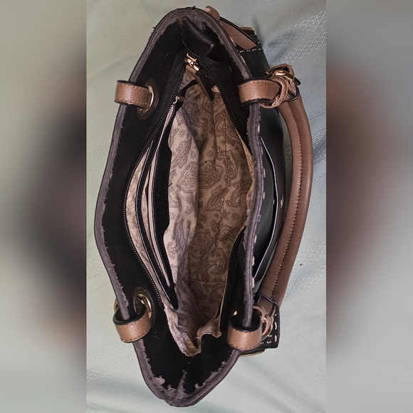 Simply Noelle Black Shoulder Bag - Picture 4 of 11